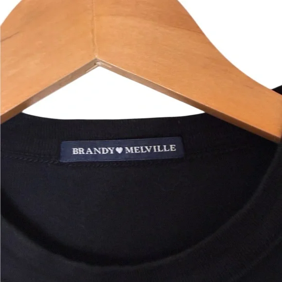Brandy Melville | Black short sleeve crewneck crop top tee shirt dragon print - Picture 3 of 13